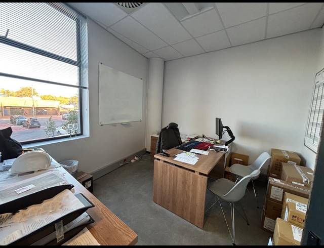 765M² OFFICE TO LET IN DURBANVILLE CENTRAL